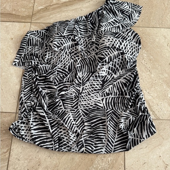 Lane Bryant Cacique Swim Fitted No-Wire One-Shoulder Tankini Swim Top size 26 - Picture 2 of 3